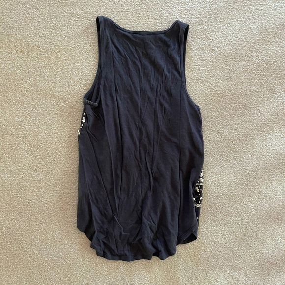 Express Tank Top - Picture 2 of 3